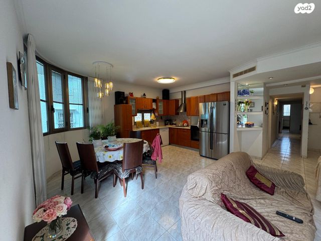 רמז, מערב ותיק