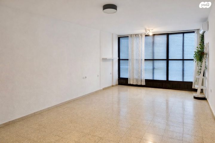 ז'בוטינסקי 150