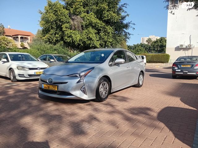 מודעת רכב טויוטה פריוס