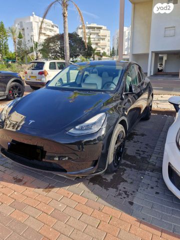 מודעת רכב טסלה מודל Y