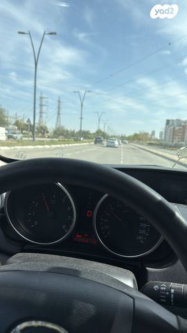 מודעת רכב מאזדה 3