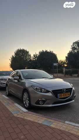 מודעת רכב מאזדה 3