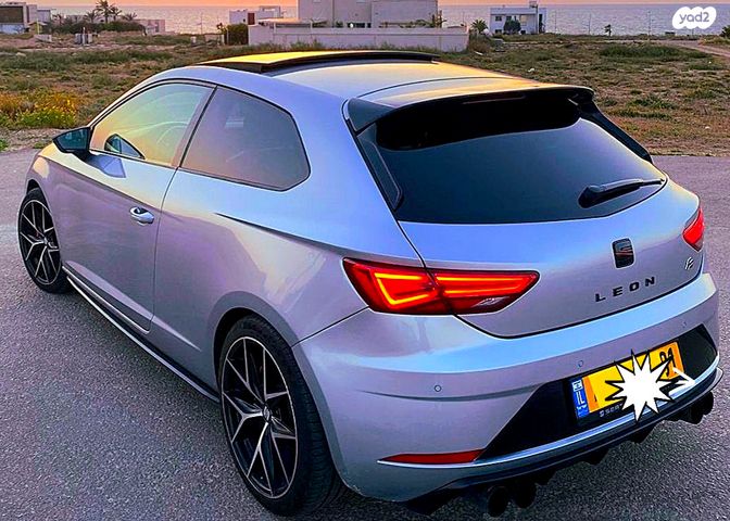 מודעת רכב סיאט לאון