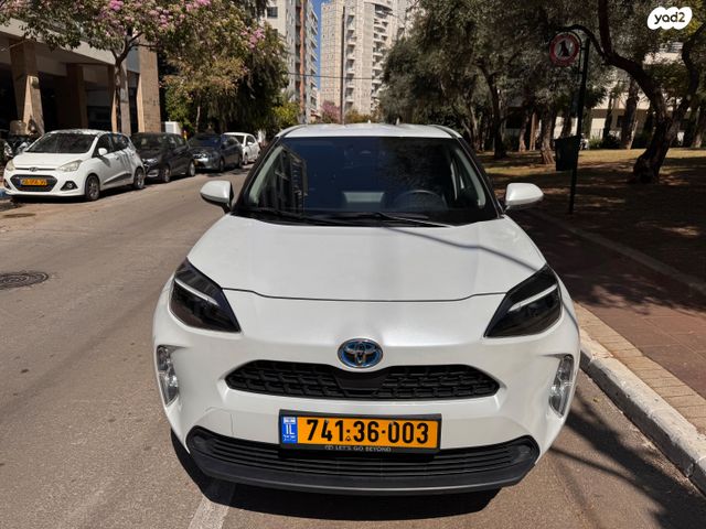 מודעת רכב טויוטה יאריס קרוס