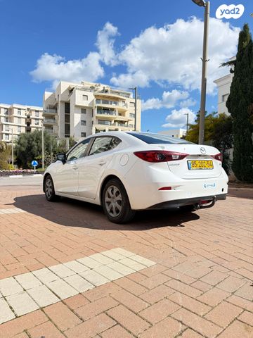 מודעת רכב מאזדה 3