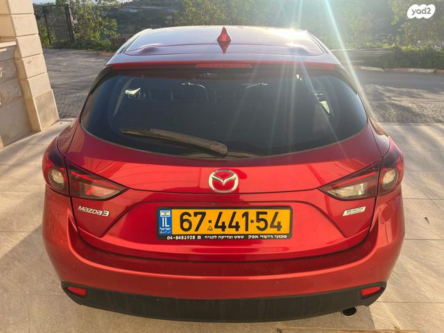 מודעת רכב מאזדה 3