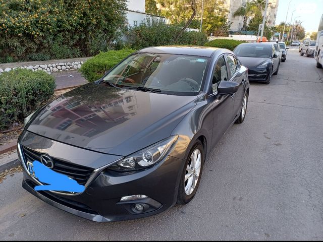 מודעת רכב מאזדה 3