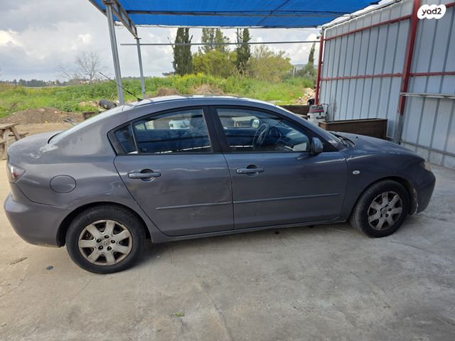 מודעת רכב מאזדה 3