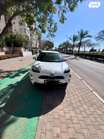 מודעת רכב טויוטה יאריס קרוס