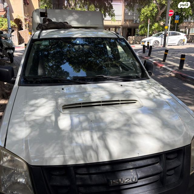 מודעת רכב איסוזו די-מקס