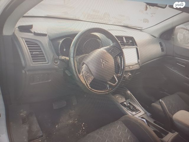 מודעת רכב מיצובישי ASX