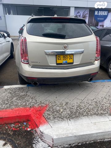 מודעת רכב קאדילק SRX