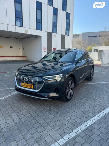 מודעת רכב אאודי E-tron