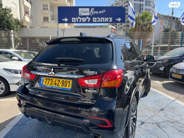 מודעת רכב מיצובישי ASX