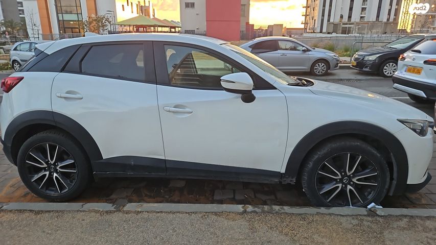 מודעת רכב מאזדה CX-3