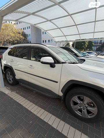 מודעת רכב טויוטה RAV4