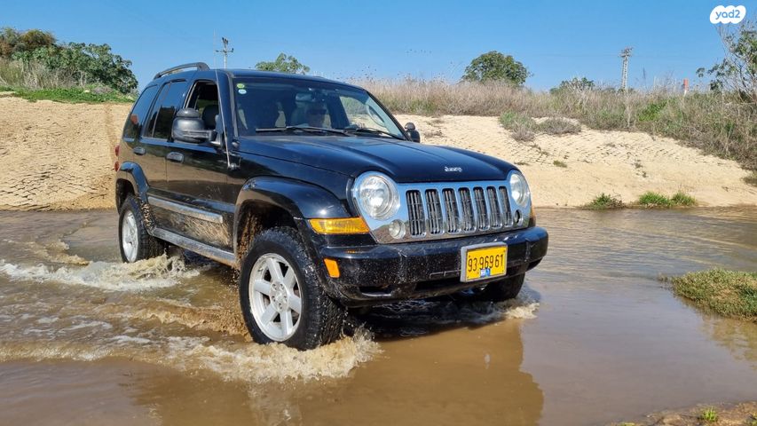 מודעת רכב ג'יפ צ'ירוקי