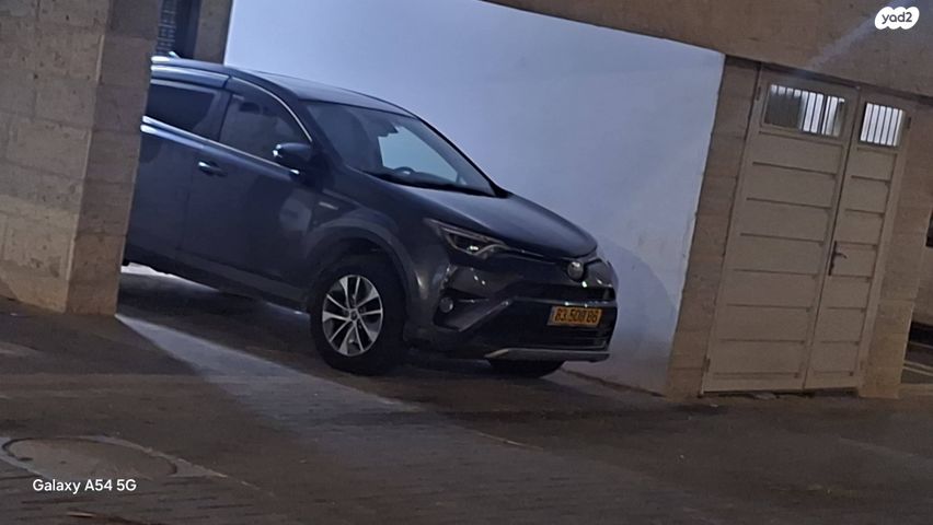 מודעת רכב טויוטה RAV4