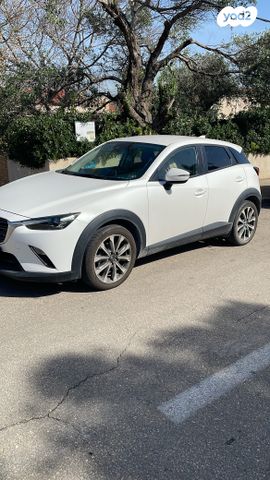 מודעת רכב מאזדה CX-3