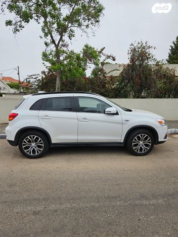 מודעת רכב מיצובישי ASX