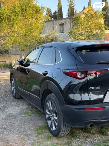 מודעת רכב מאזדה CX-30