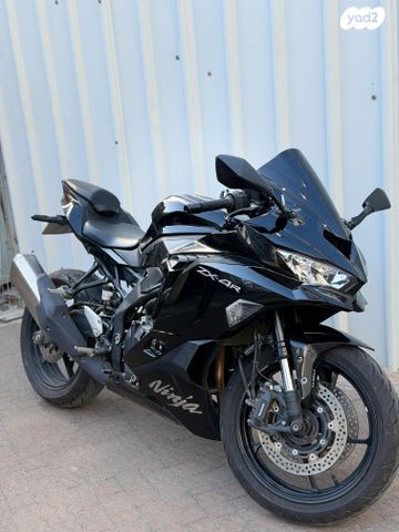 מודעת רכב קאוואסאקי ZX4R