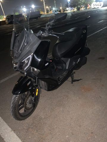 מודעת רכב סאן יאנג ג'וירייד 300 16