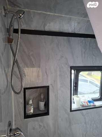 מודעת רכב ממונע אוטוקראוון