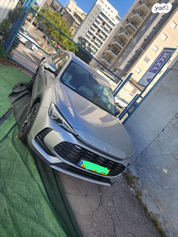 מודעת רכב אם ג'י ZS