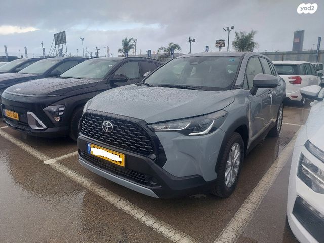 מודעת רכב טויוטה קורולה קרוס