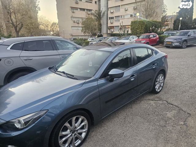 מודעת רכב מאזדה 3