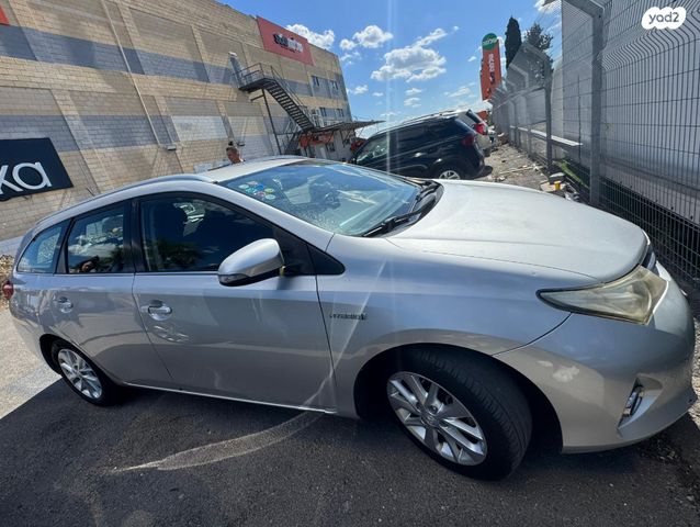 מודעת רכב טויוטה אוריס