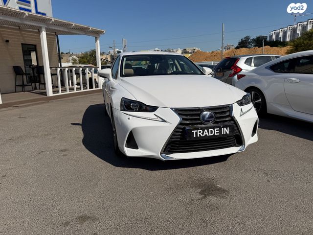מודעת רכב לקסוס IS 1