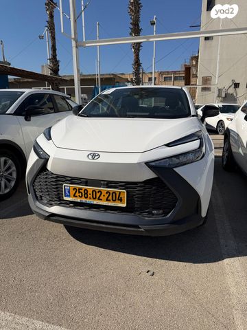 מודעת רכב טויוטה C-HR