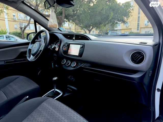 מודעת רכב טויוטה יאריס 2