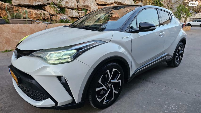 מודעת רכב טויוטה C-HR