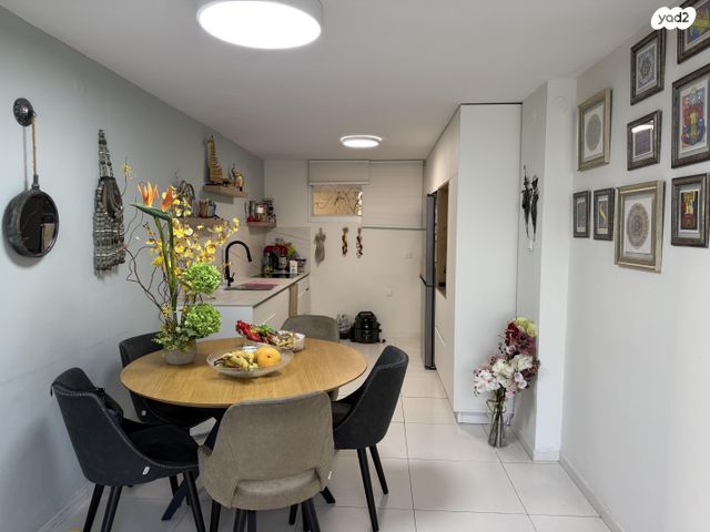 שדרות אבא חושי 12