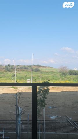 לאה גולדברג 8