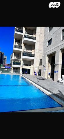 אהוד מנור 18