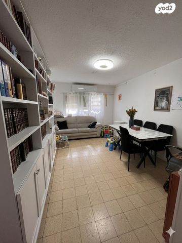 שדרות ירושלים 63