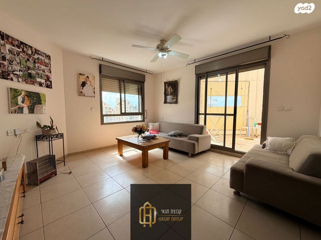 דליה רביקוביץ 15