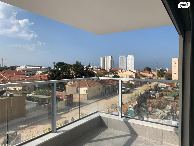 שדרות מנחם בגין 46