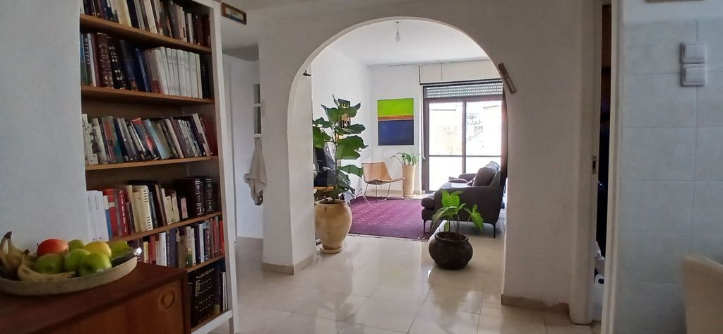 דירה למכירה בירושלים (תיווך) — 3