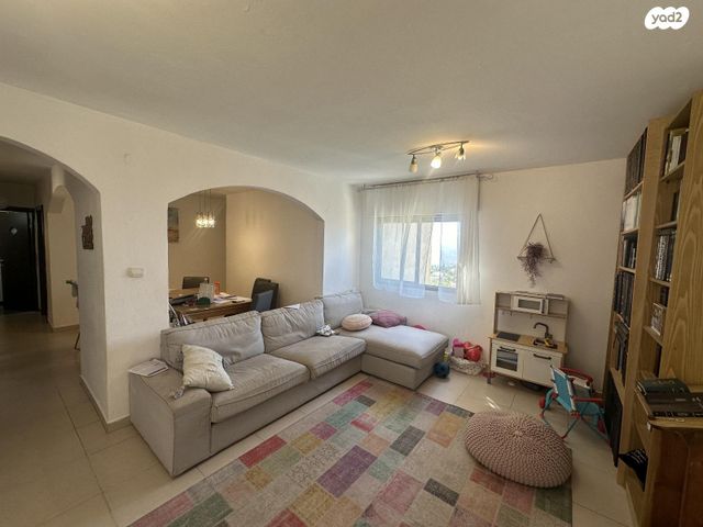 דרך שמונה עליות 