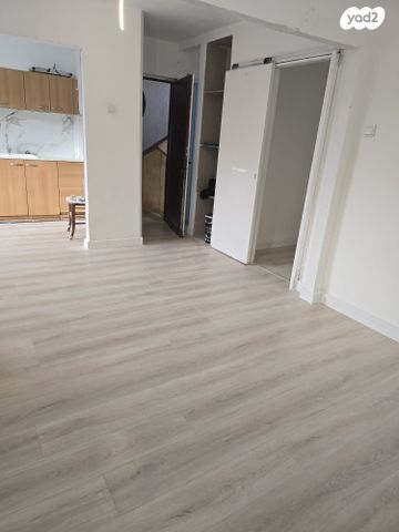 מודעת נכס, כהן, טירת כרמל