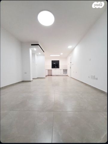 שקמים ואגמים