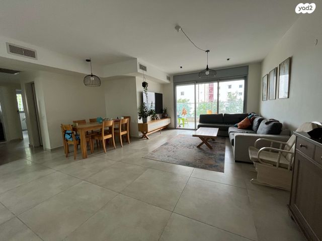 דירה, נאות עוזי, רעננה