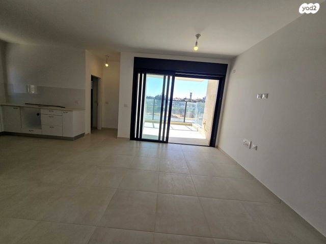 לאה גולדברג 