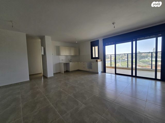 לאה גולדברג 