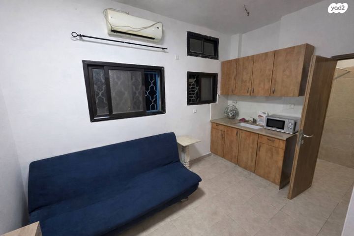 הרב עוזיאל 1